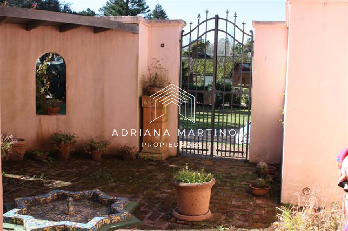 Casa ID.33940 - Excelente propiedad en venta 