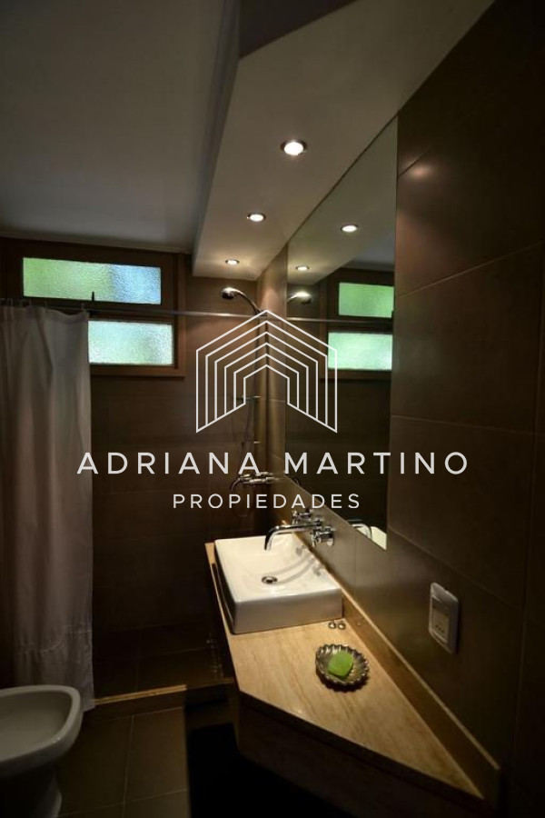 Casa ID.32672 - Magnifica casa ubicada frente a playa mansa, con espectacular vista al mar.