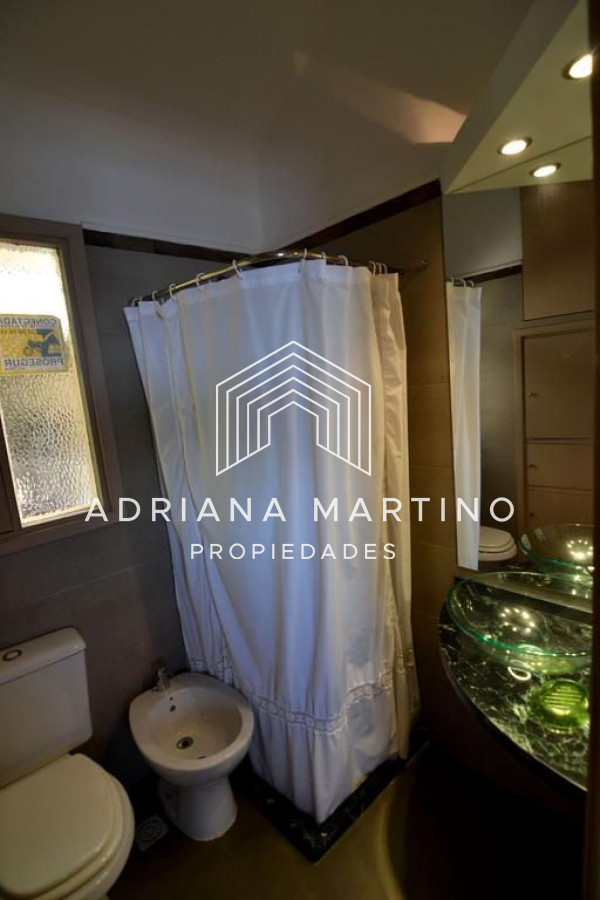 Casa ID.32672 - Magnifica casa ubicada frente a playa mansa, con espectacular vista al mar.