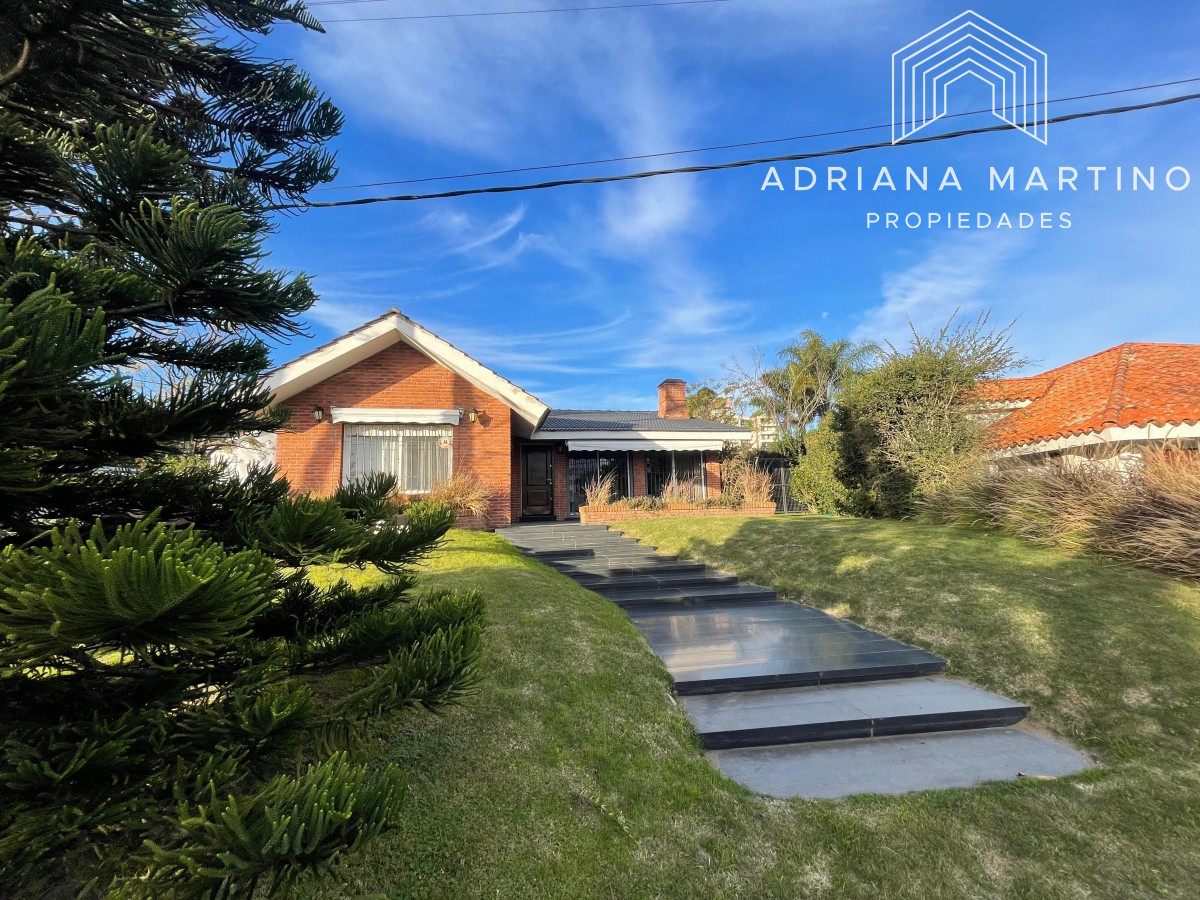 Hermosa casa en playa mansa