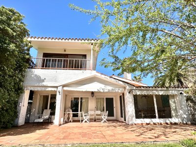 Excelente chalet en alquiler temporal en plena Península de Punta del Este