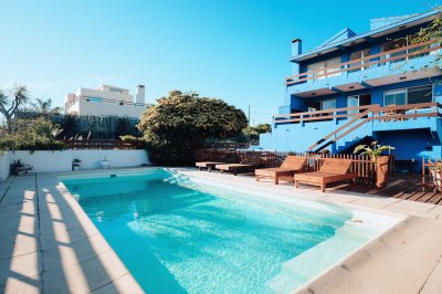 Espectacular casa ubicada en Manantiales, uno de los mas exclusivos balnearios.