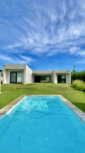 Hermosa casa en Piedras del chileno 