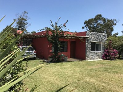 Casa a 2 y media cuadra del mar Balneario Buenos Aires 3 dormitorios con parrillero