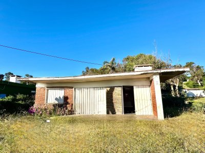 Excelente casa en venta en Playa Verde, a pasos del mar.