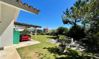 Espectacular casa a metros de la playa!!