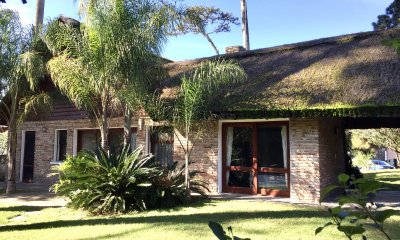 Casa en Pinares 3 dormitorios con piscina y parrillero, ideal para tus vacaciones!