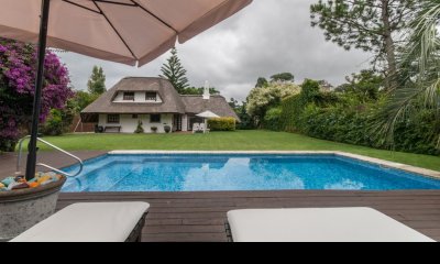 Muy cerca del mar piscina climatizada y hermoso parrillero cerrado