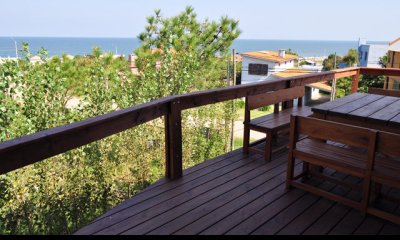Hermosa casa ubicada en Punta Piedra, vista espectacular!