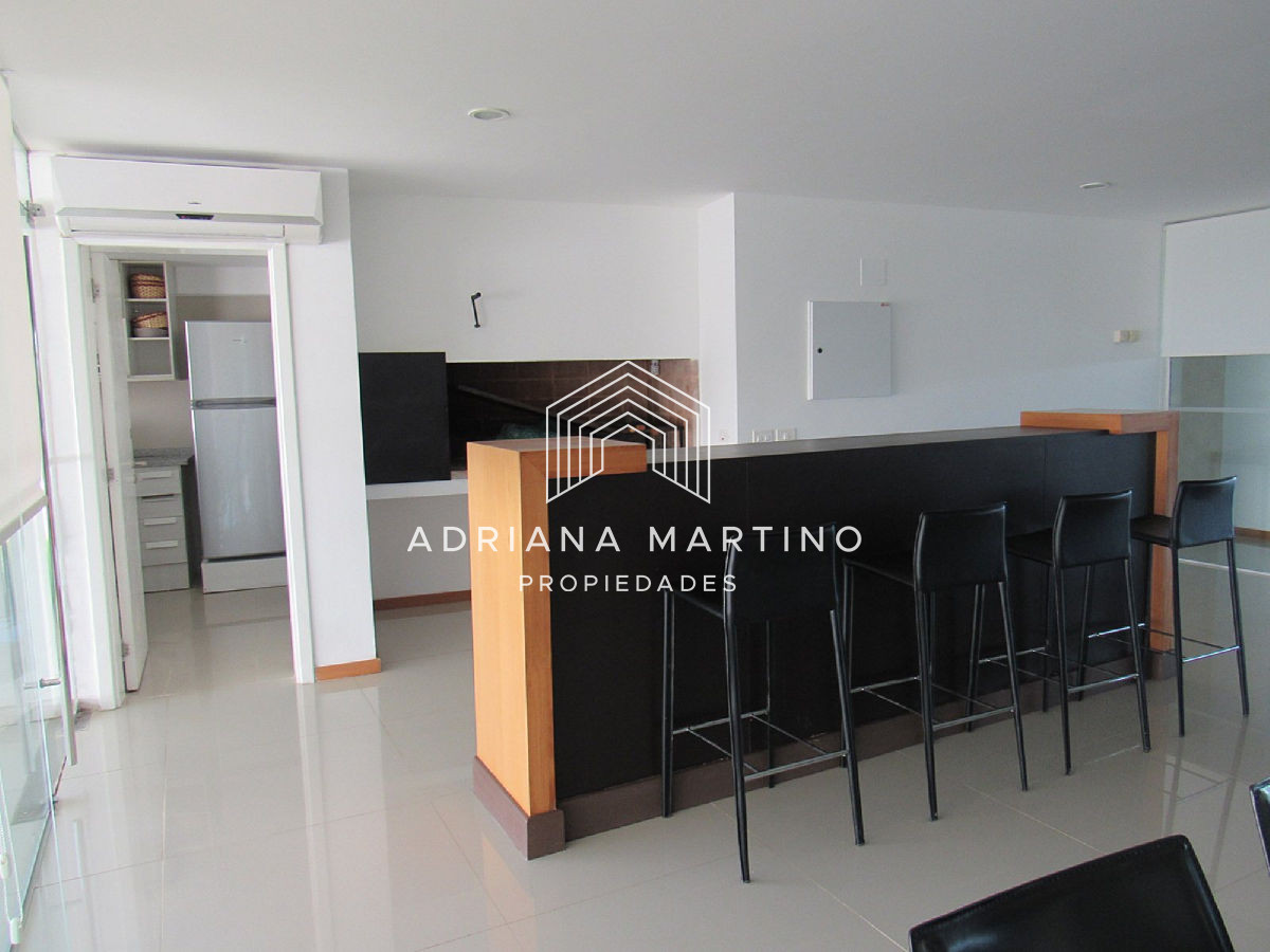 Apartamento ID.71107 - Excelente penthouse duplex en primera línea playa brava 