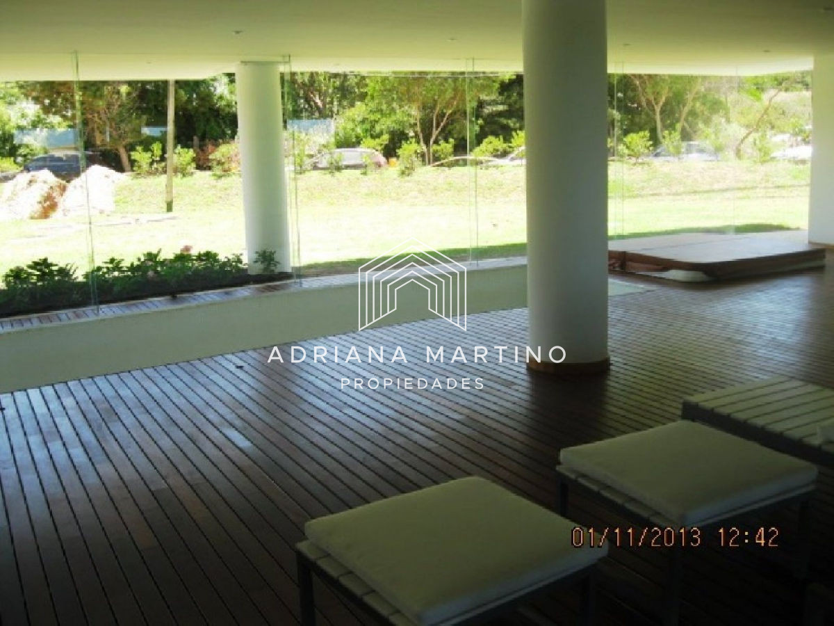 Apartamento ID.71107 - Excelente penthouse duplex en primera línea playa brava 