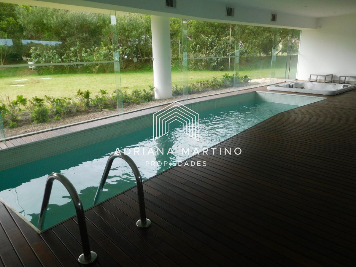 Apartamento ID.71107 - Excelente penthouse duplex en primera línea playa brava 