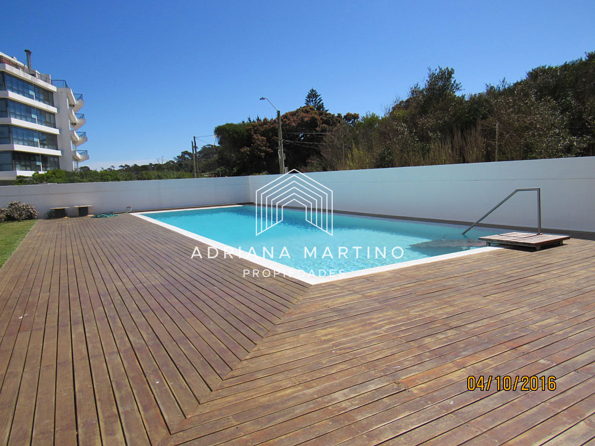 Apartamento ID.37018 - Lujoso Penthouse ubicado frente al mar en la Brava. 