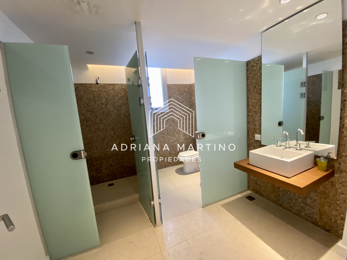 Apartamento ID.69818 - Excelente Penthouse con piscina climatizada privada en Playa Brava 