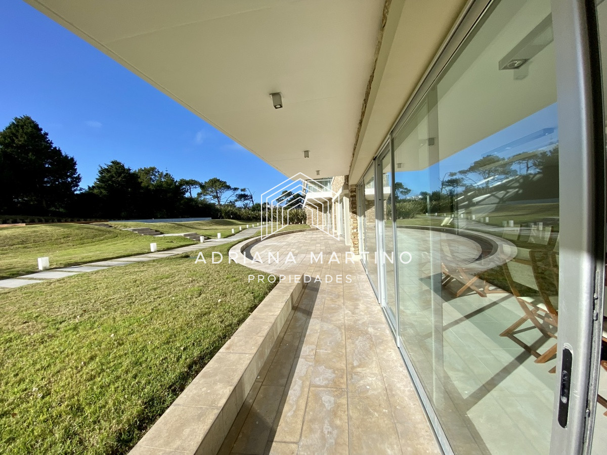 Apartamento ID.69818 - Excelente Penthouse con piscina climatizada privada en Playa Brava 