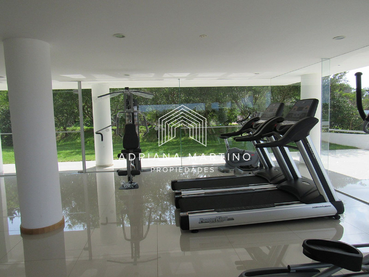 Apartamento ID.71107 - Excelente penthouse duplex en primera línea playa brava 