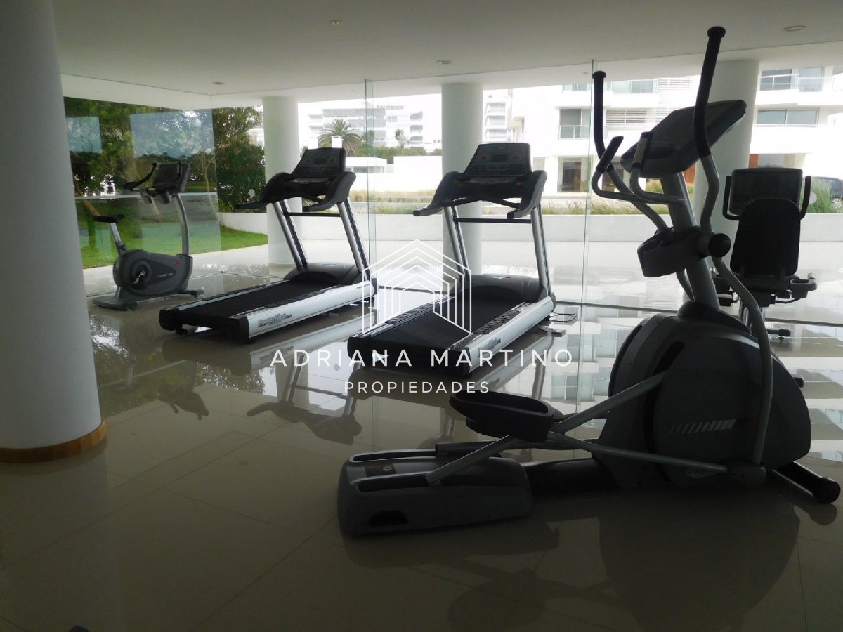 Apartamento ID.71107 - Excelente penthouse duplex en primera línea playa brava 
