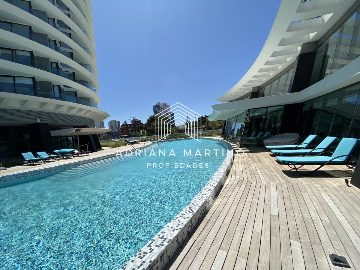 Apartamento ID.36946 - Hermoso apartamento sobre Av. Chiverta Punta del Este.
