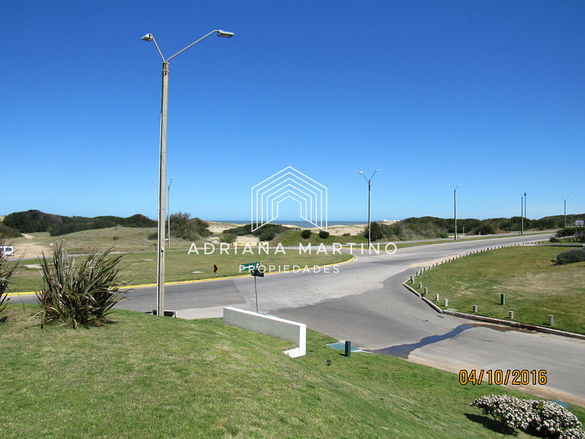 Apartamento ID.37018 - Lujoso Penthouse ubicado frente al mar en la Brava. 