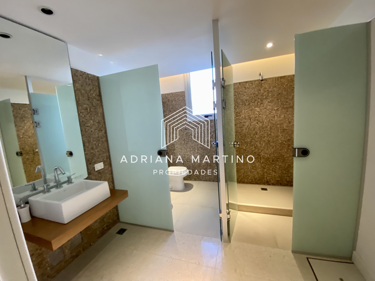 Apartamento ID.69818 - Excelente Penthouse con piscina climatizada privada en Playa Brava 