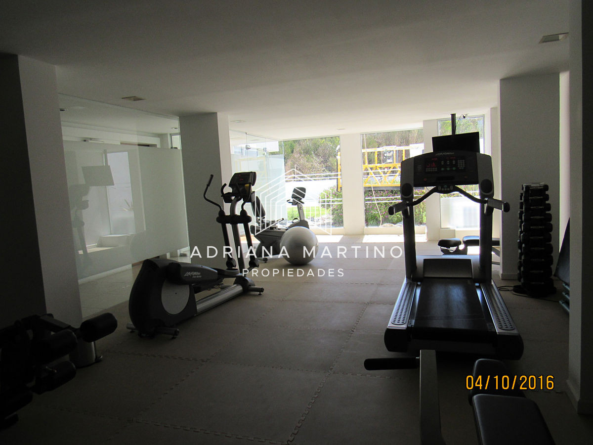 Apartamento ID.37018 - Lujoso Penthouse ubicado frente al mar en la Brava. 