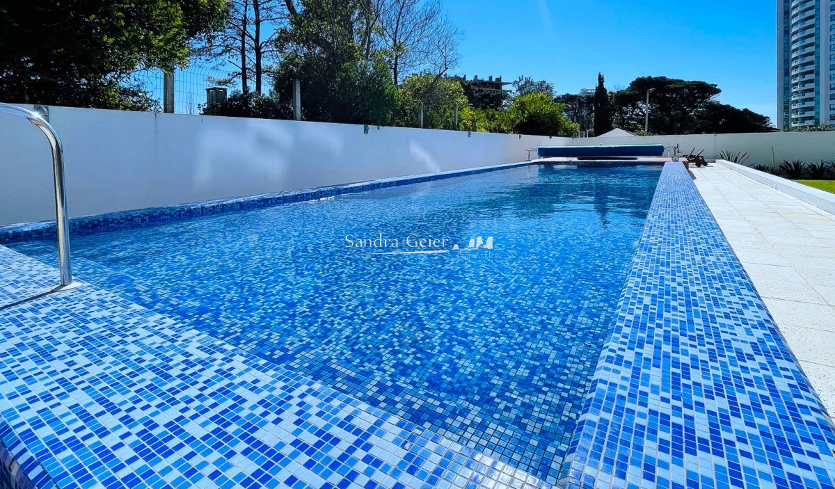 Apartamento ID.1392 - TORRE ESMERALDA VENTA Y ALQUILER, PLAYA BRAVA - PUNTA DEL ESTE