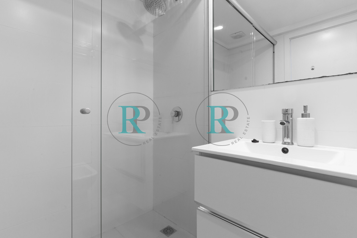Apartamento ID.2002 - TORRE ESMERALDA. PUNTA DEL ESTE. PLAYA BRAVA. A METROS DEL MAR.
