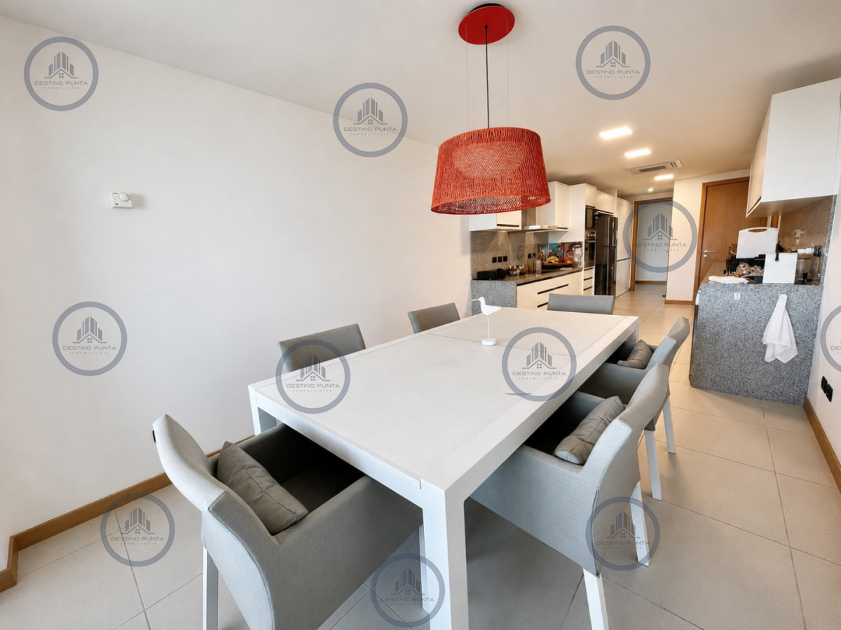 Apartamento ID.1074 - Tiburón Terrazas Barra. Sobre Playa Brava. Punta del Este.