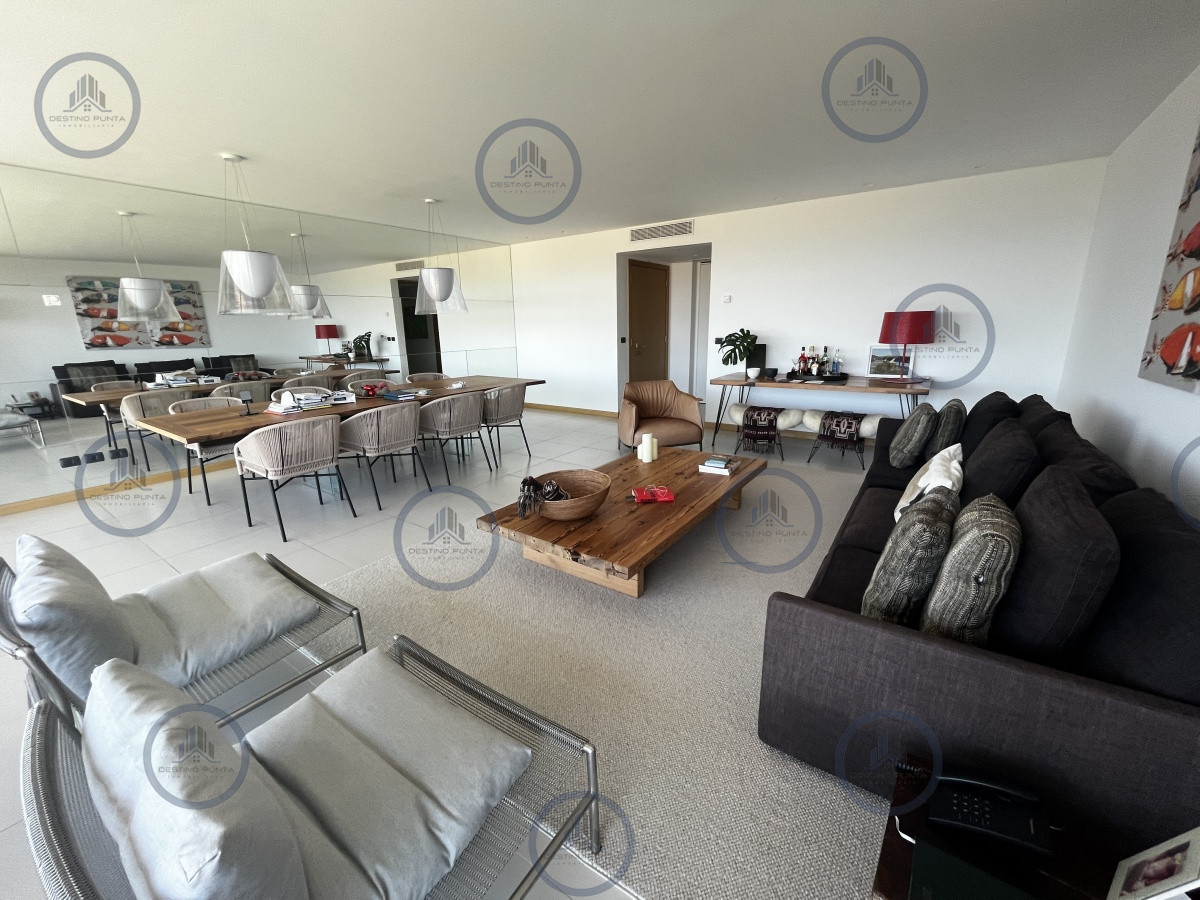 Apartamento ID.1074 - Tiburón Terrazas Barra. Sobre Playa Brava. Punta del Este.
