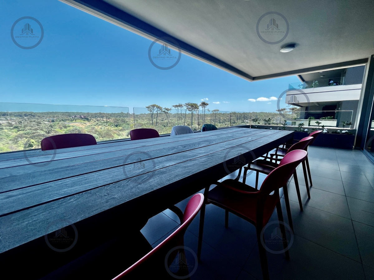 Apartamento ID.1074 - Tiburón Terrazas Barra. Sobre Playa Brava. Punta del Este.