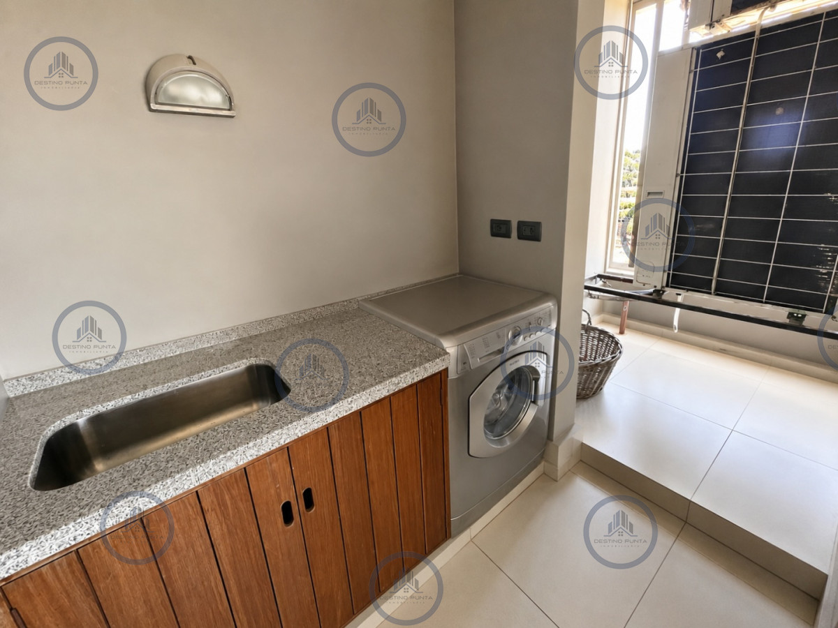 Apartamento ID.1074 - Tiburón Terrazas Barra. Sobre Playa Brava. Punta del Este.
