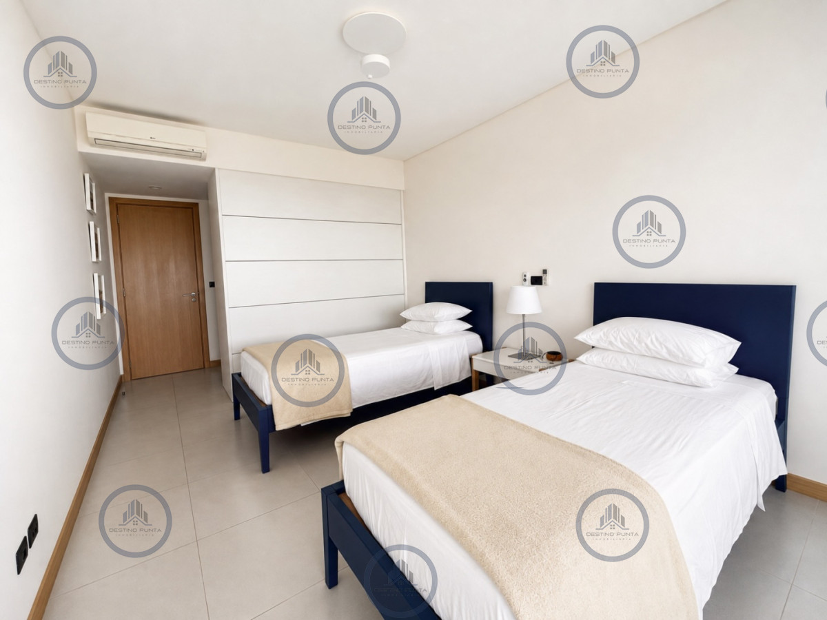 Apartamento ID.1074 - Tiburón Terrazas Barra. Sobre Playa Brava. Punta del Este.