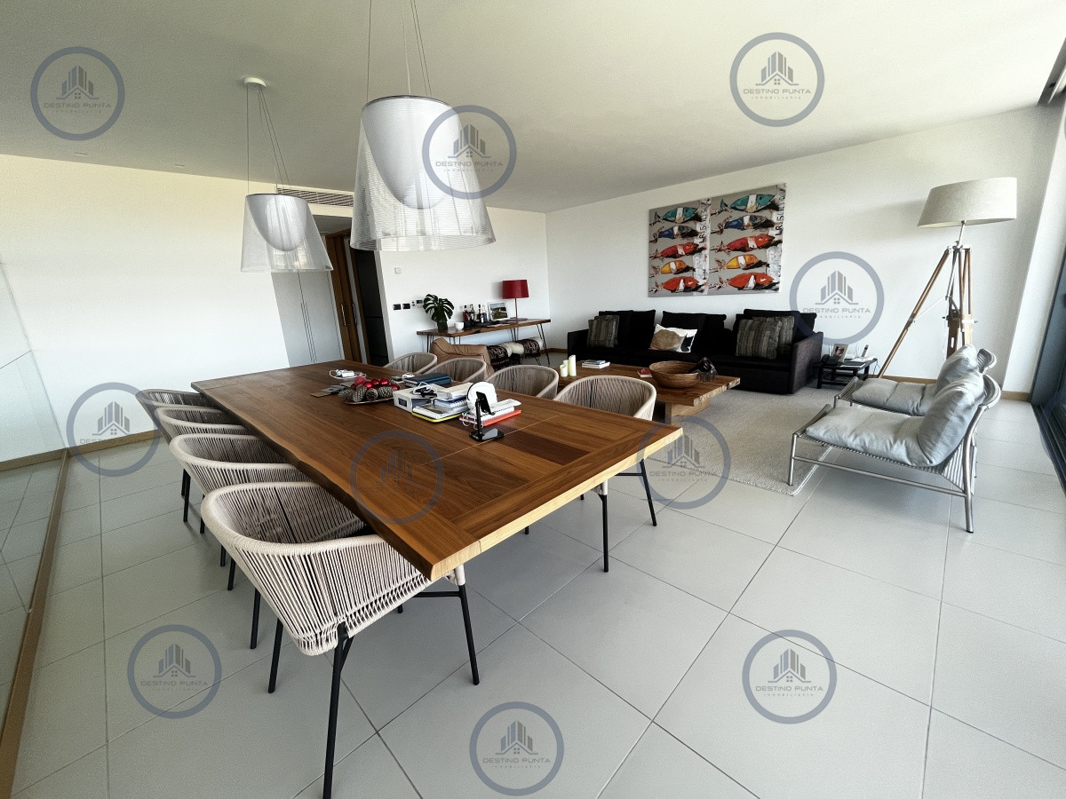 Apartamento ID.1074 - Tiburón Terrazas Barra. Sobre Playa Brava. Punta del Este.