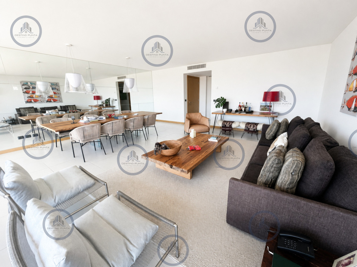 Apartamento ID.1074 - Tiburón Terrazas Barra. Sobre Playa Brava. Punta del Este.
