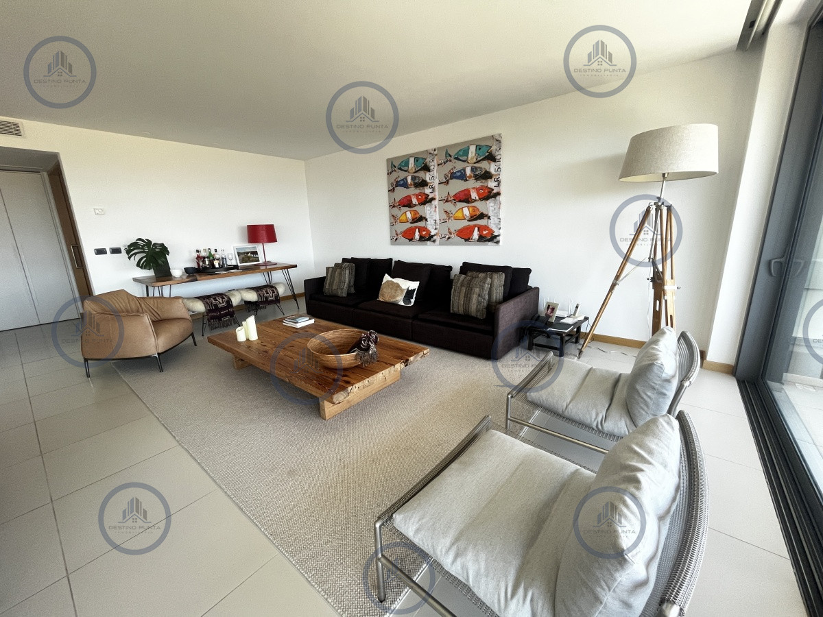 Apartamento ID.1074 - Tiburón Terrazas Barra. Sobre Playa Brava. Punta del Este.