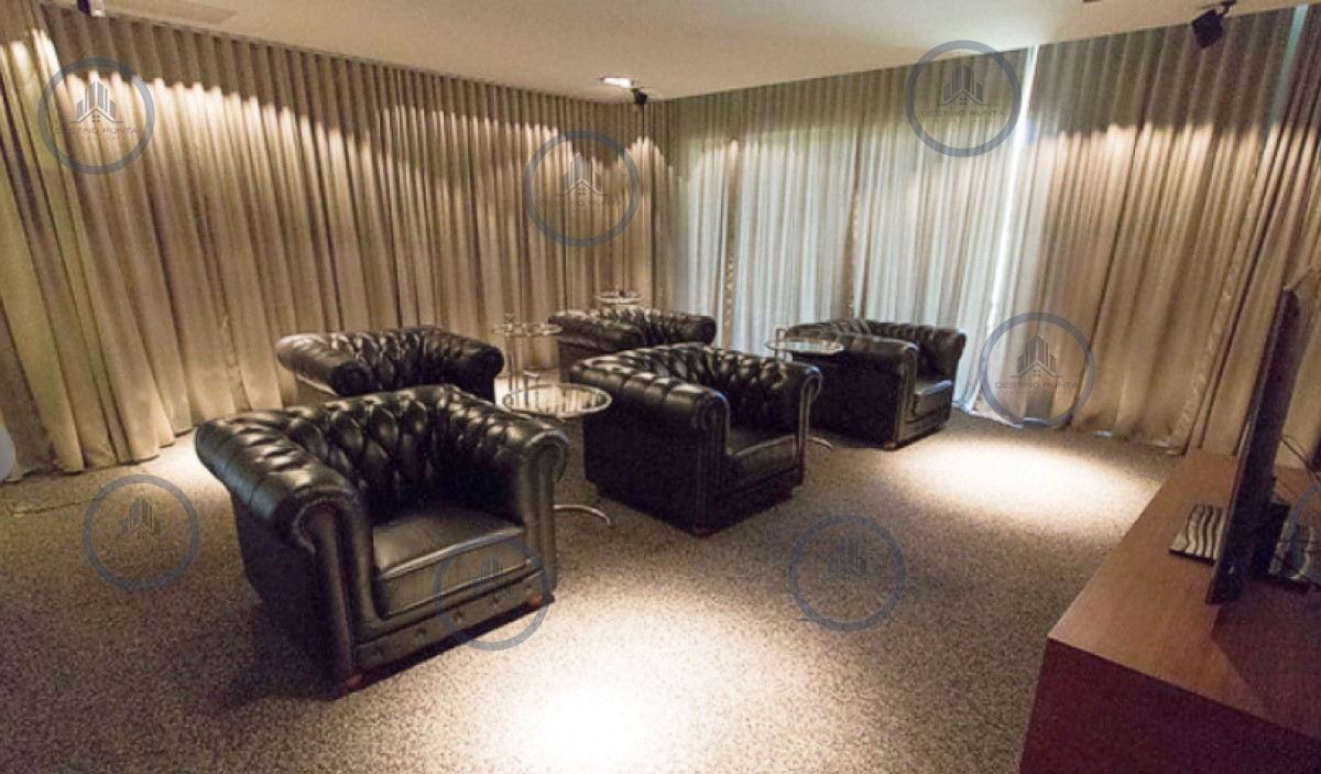 Apartamento ID.1074 - Tiburón Terrazas Barra. Sobre Playa Brava. Punta del Este.