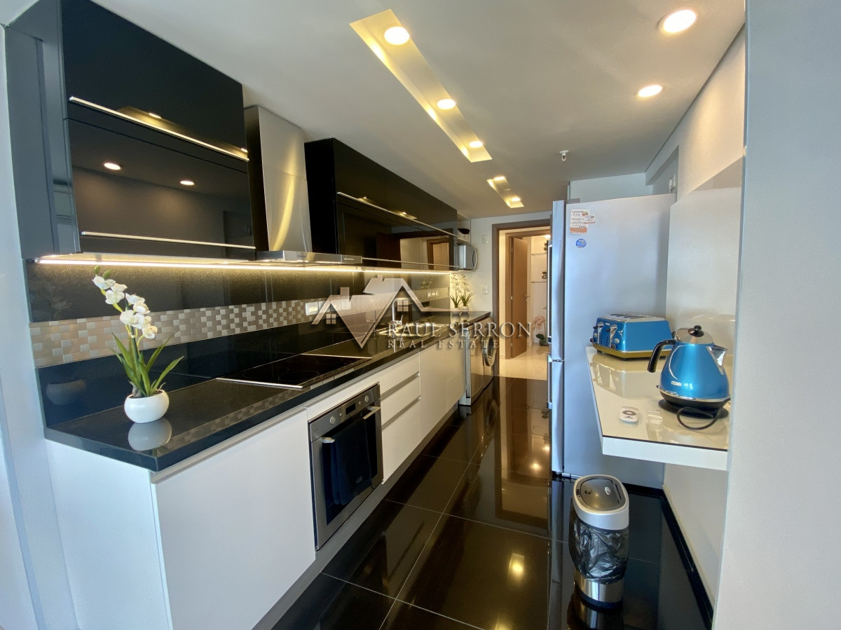 Apartamento ID.2385 - APARTAMENTO EN VENTA DE 3 DORMITORIOS EN PLAYA BRAVA-TERRAZA CON PARRILLERO 