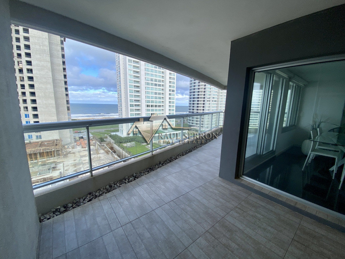 Apartamento ID.2385 - APARTAMENTO EN VENTA DE 3 DORMITORIOS EN PLAYA BRAVA-TERRAZA CON PARRILLERO 