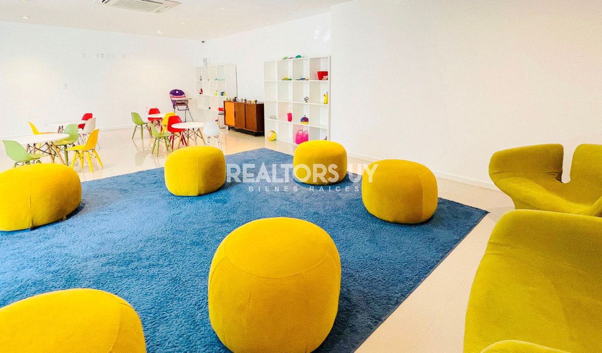 Apartamento ID.494 - VENTA. 2 DORMITORIOS. PUNTA DEL ESTE. PLAYA BRAVA. A METROS DEL MAR.