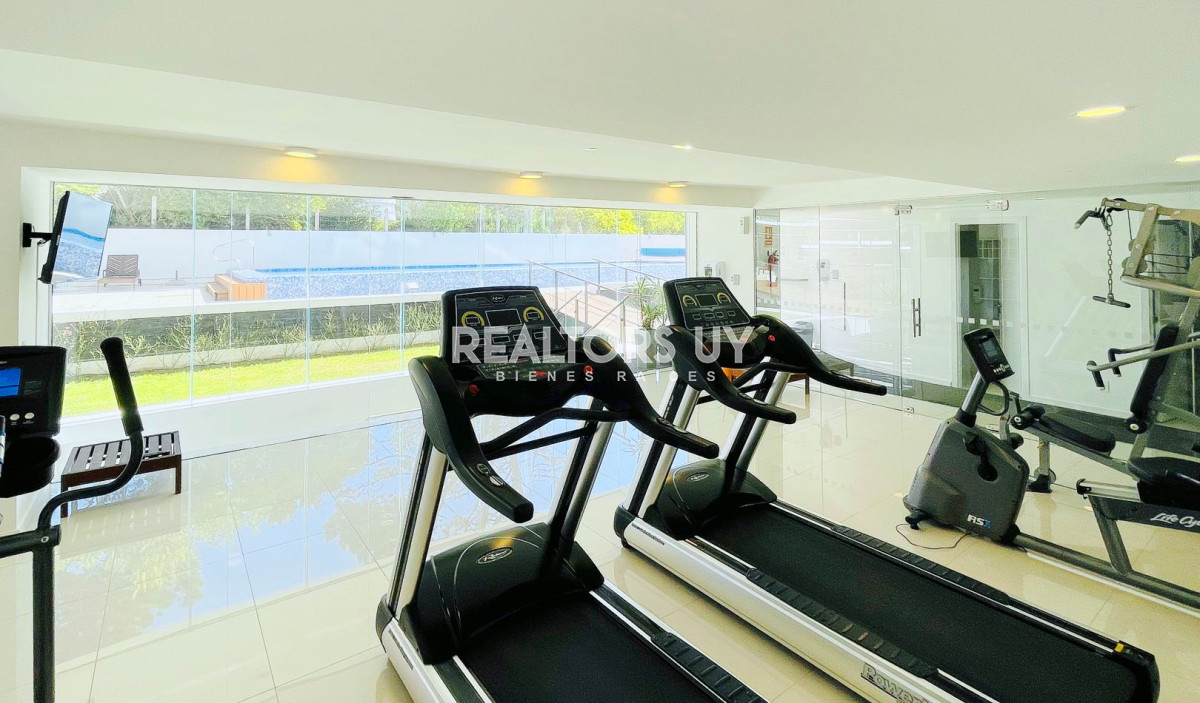 Apartamento ID.494 - VENTA. 2 DORMITORIOS. PUNTA DEL ESTE. PLAYA BRAVA. A METROS DEL MAR.