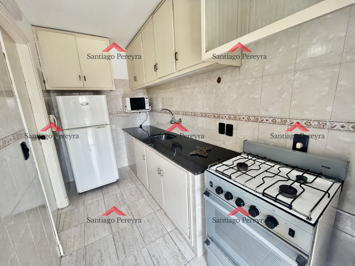 Apartamento ID.14735 - Venta Departamento 2 dormitorios, primera fila Playa Mansa, Punta del Este. 