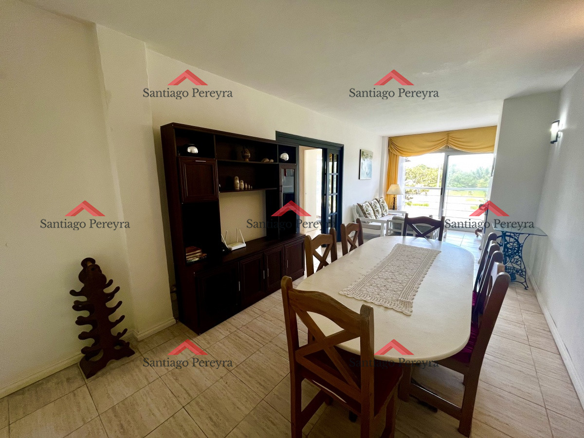 Apartamento ID.14735 - Venta Departamento 2 dormitorios, primera fila Playa Mansa, Punta del Este. 