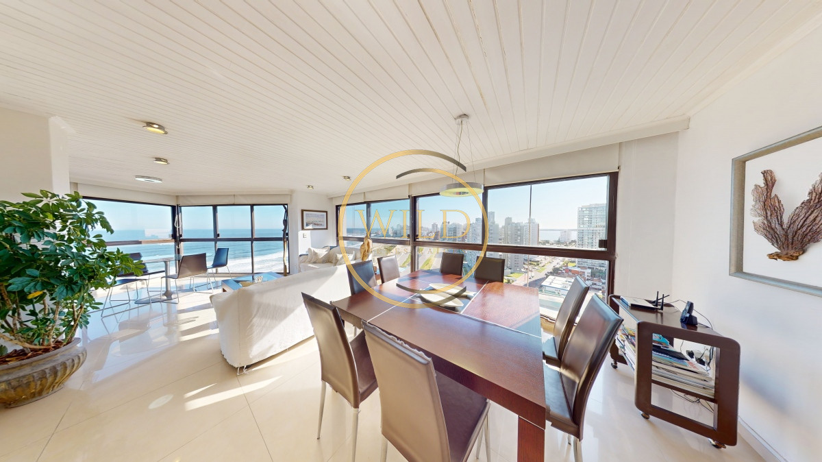 Apartamento ID.1855 - Venta apartamento en Torre Cristal, 3 suites, reciclado, Playa Brava, Punta del Este.