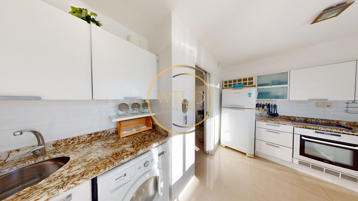 Apartamento ID.1855 - Venta apartamento en Torre Cristal, 3 suites, reciclado, Playa Brava, Punta del Este.