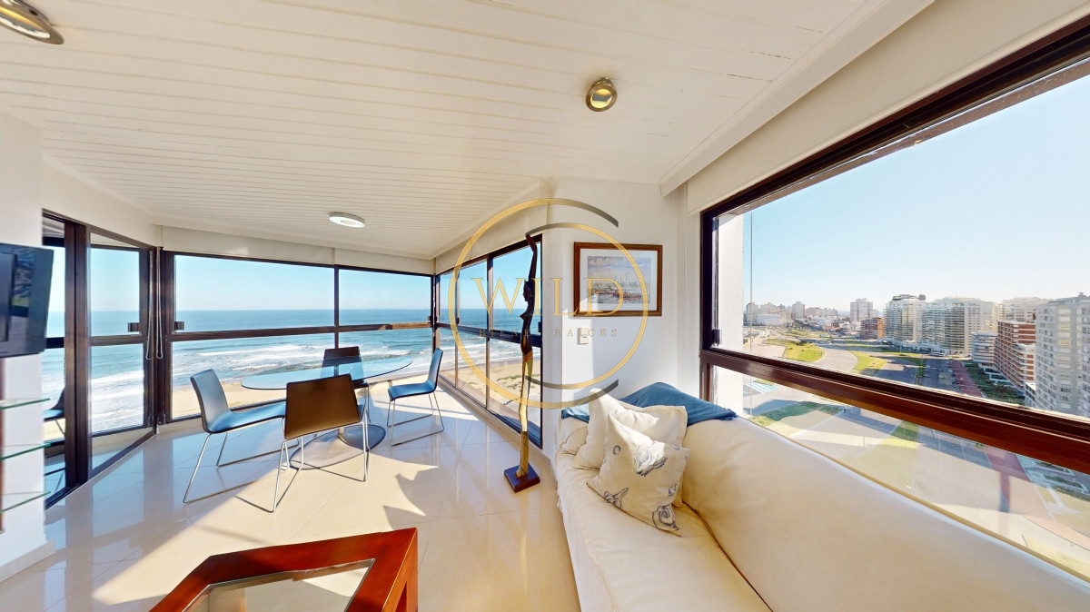 Apartamento ID.1855 - Venta apartamento en Torre Cristal, 3 suites, reciclado, Playa Brava, Punta del Este.