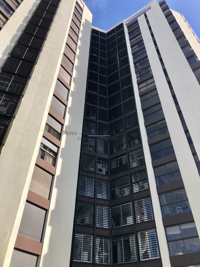 Apartamento ID.162 - Venta apartamento en Torre Cristal, 3 suites, reciclado, Playa Brava, Punta del Este.