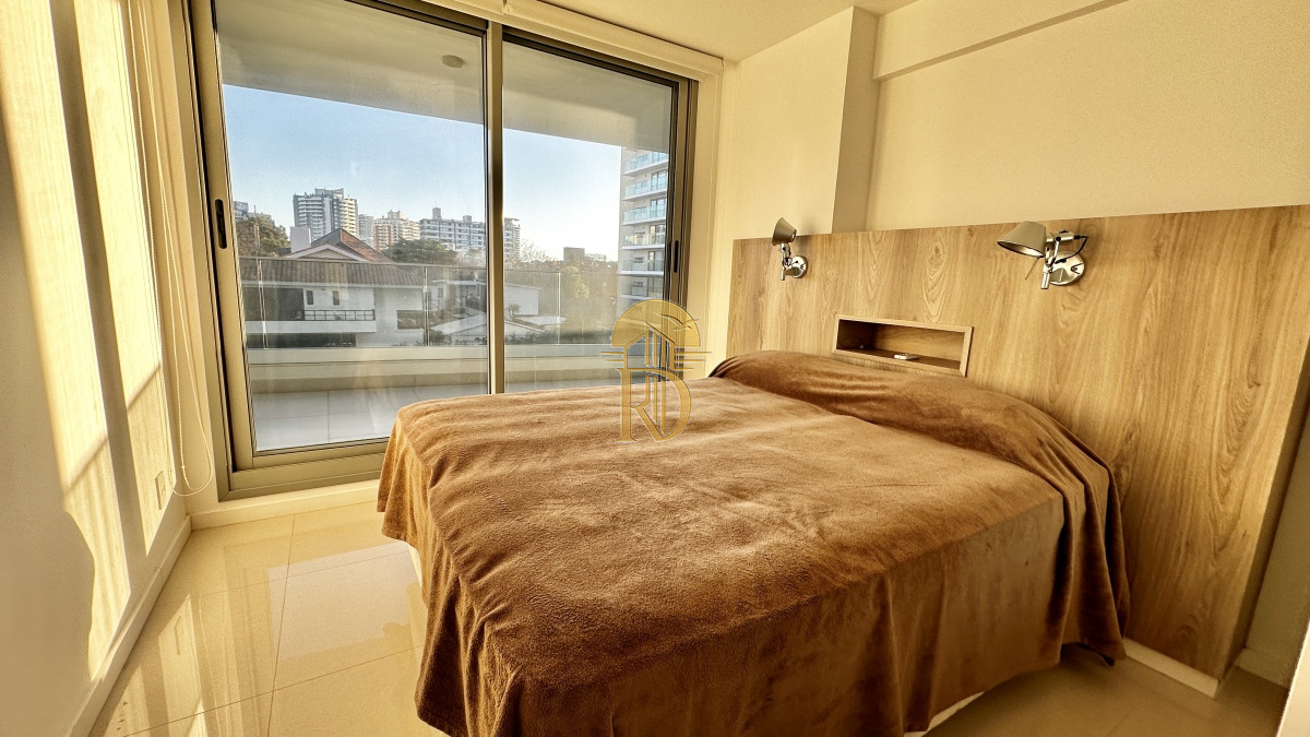 APARTAMENTO EN VENTA. 2 DORMITORIOS. PLAYA BRAVA. TORRE ESMERALDA. -id-752-9