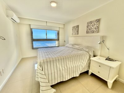 APARTAMENTO EN VENTA DE 2 DORMITORIOS EN SUITE CON VISTA AL MAR-IMPERIALE  - HHO4285A