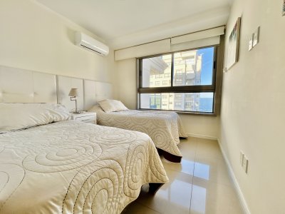 APARTAMENTO EN VENTA DE 2 DORMITORIOS EN SUITE CON VISTA AL MAR-IMPERIALE  - HHO4285A