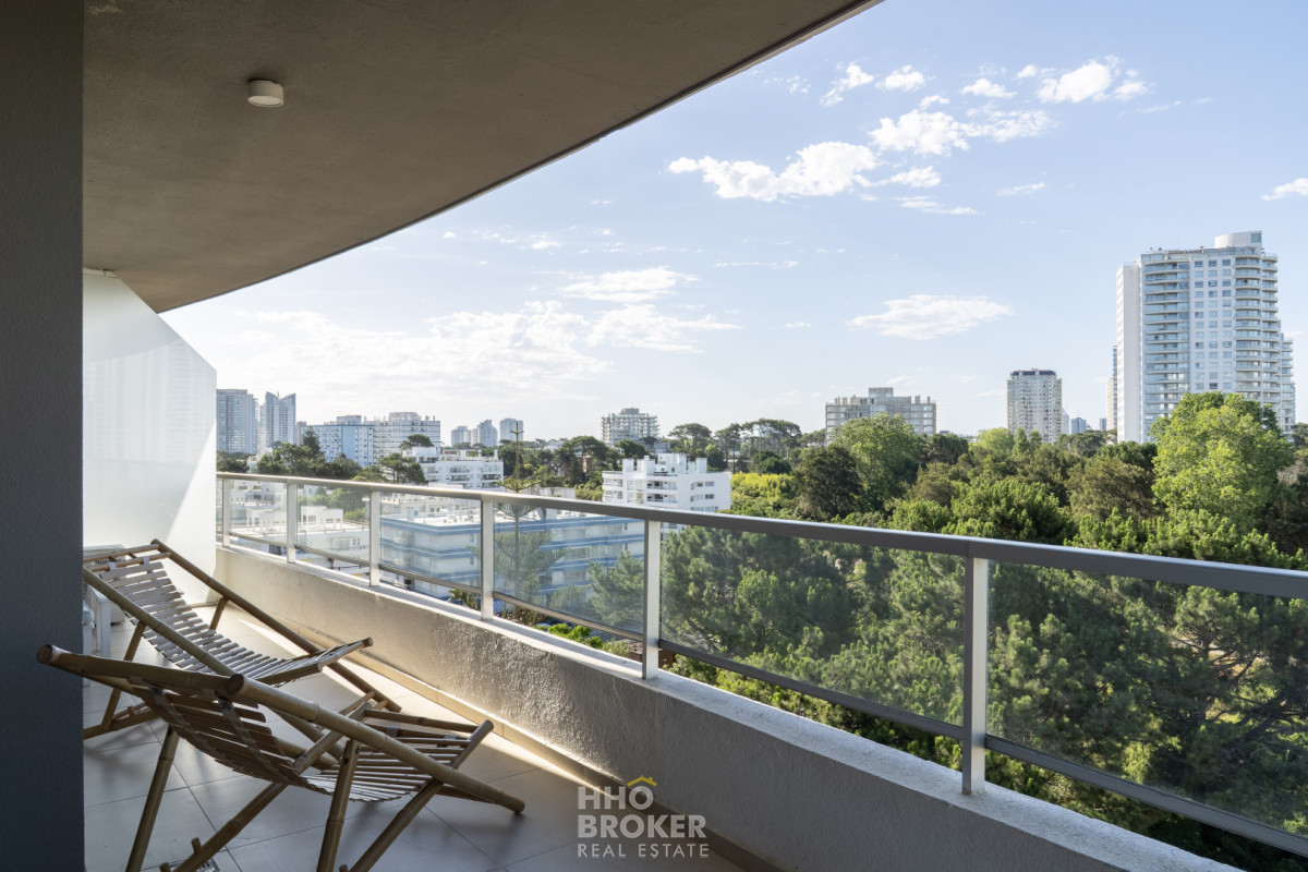Departamento en venta, Edificio Moon, 1 dormitorio, Aidy Grill, Punta del Este. - HHO4596A